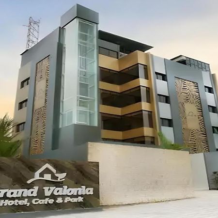 Grand Valonia Hotel Jembel Exterior foto